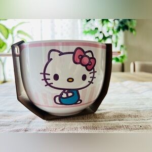 Hello kitty ramen bowl new with chapsticks